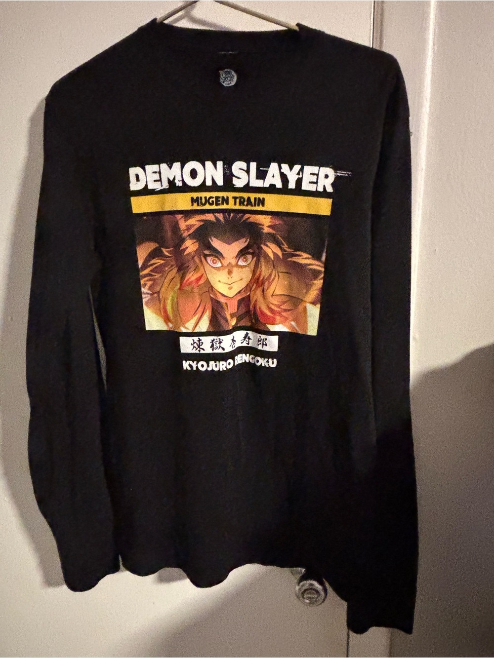 Demon Slayer Mugen Train Kyojuro Rengoku Black Long Sleeve Tee Small
(1053)
